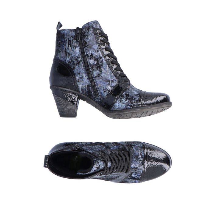 D8797 Heeled Ankle Boot