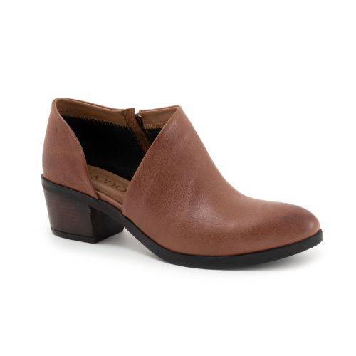 Caitlyn heeled shoe in tobacco. Brown leather upper with block heel and side cutout. 