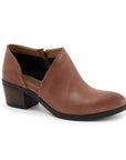 Caitlyn heeled shoe in tobacco. Brown leather upper with block heel and side cutout. 