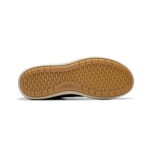 Beige and white outsole of Nalle sneaker in black. Rubber outsole with tread and small Clarks logo.