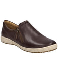 Caren 23 Sneaker in tobacco. Dark brown leather upper with a side zipper, beige midsole, and brown outsole. 