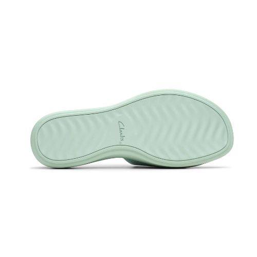 Wavy texture outsole of Drift slide sandal in baby blue EVA. Clarks logo stamped in middle of outsole