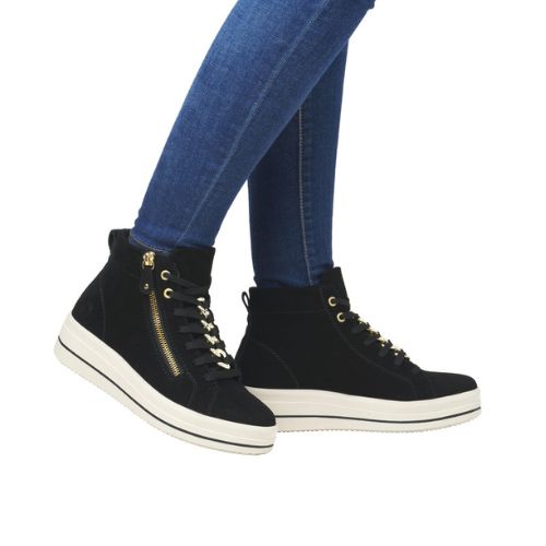 D1C70 Platform Sneaker Boot